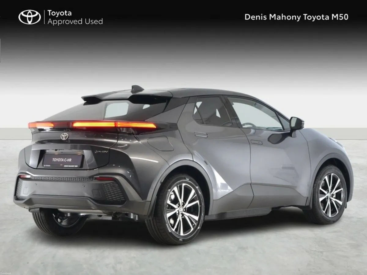 Toyota C-HR Plug-In Hybrid Sport - Image 2