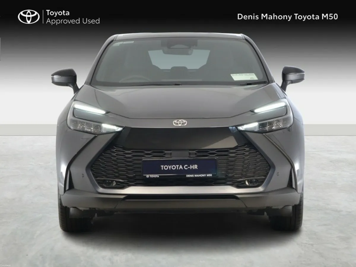Toyota C-HR Plug-In Hybrid Sport - Image 5