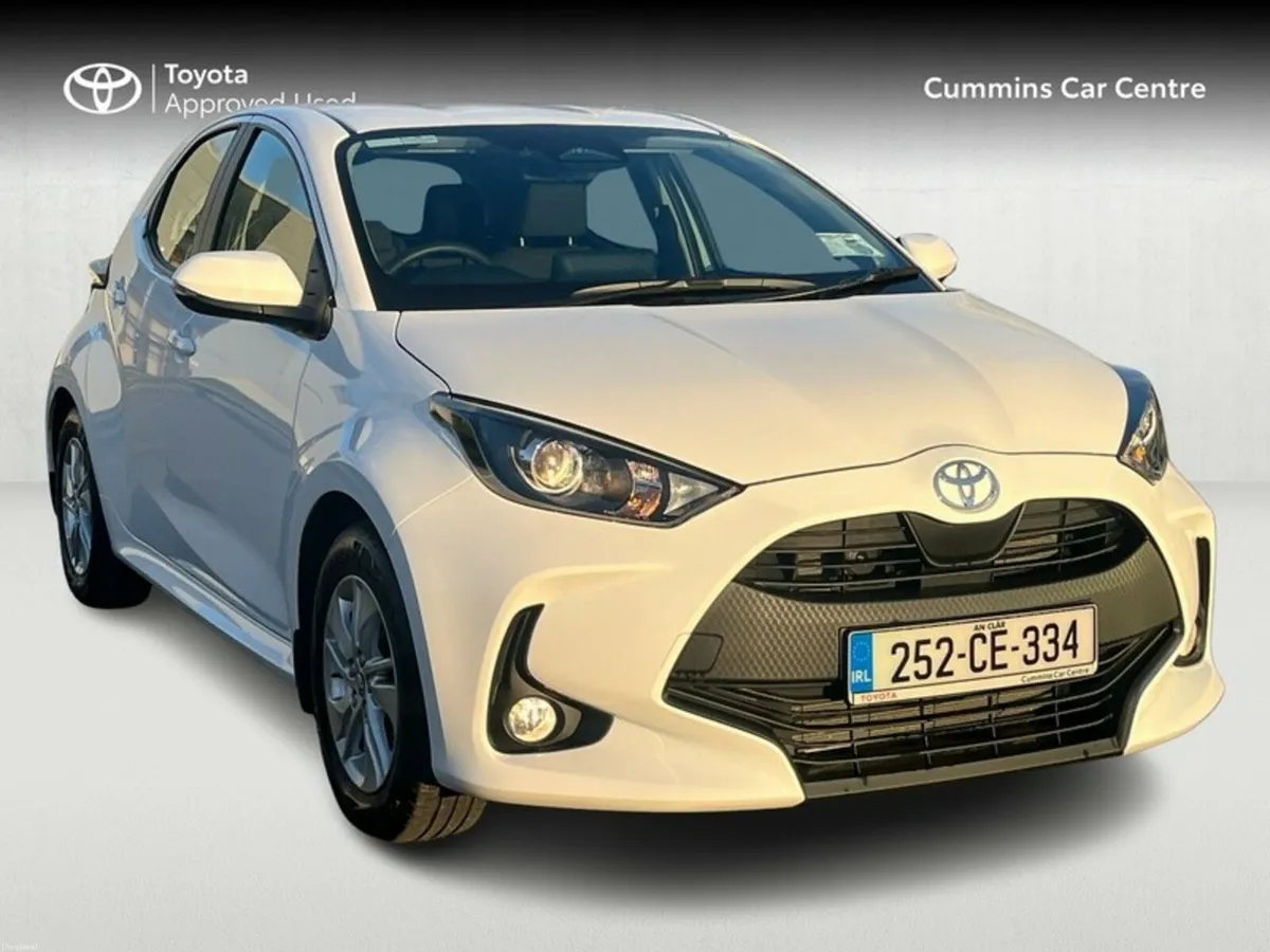 Toyota Yaris YARIS HYBRID 1.5 LUNA - Image 1