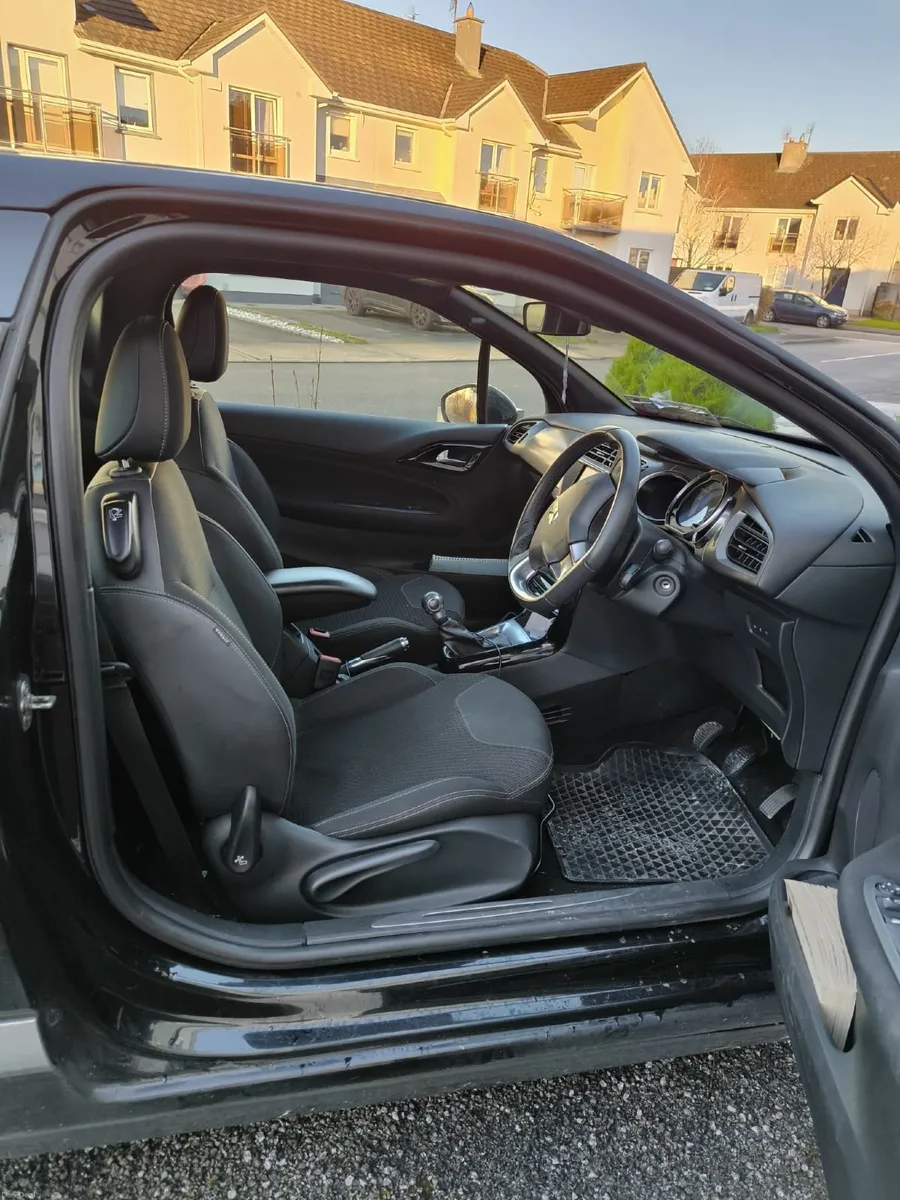 Clean Citroen/DS Automobiles DS 3 2016 - Image 4