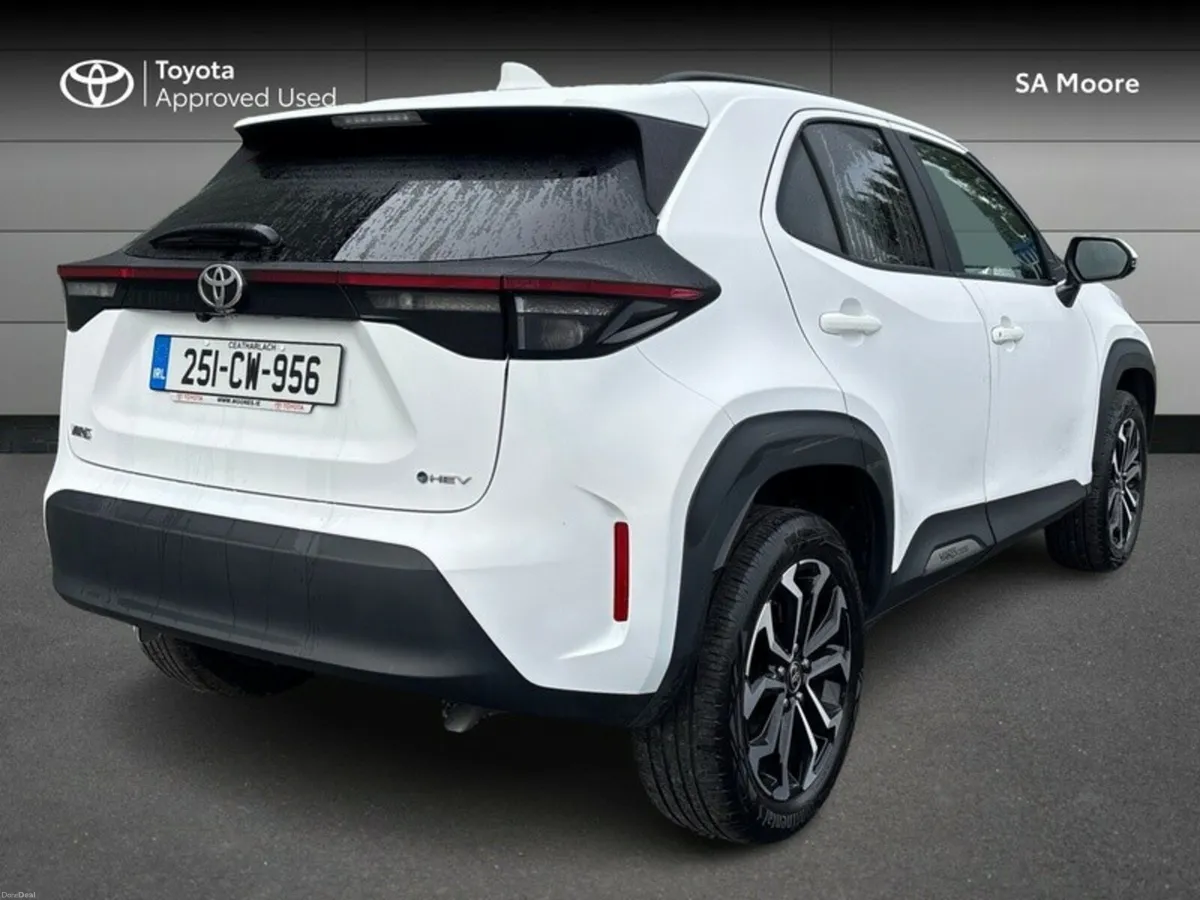 Toyota Yaris Cross LUNA SPORT DEMO - Image 2