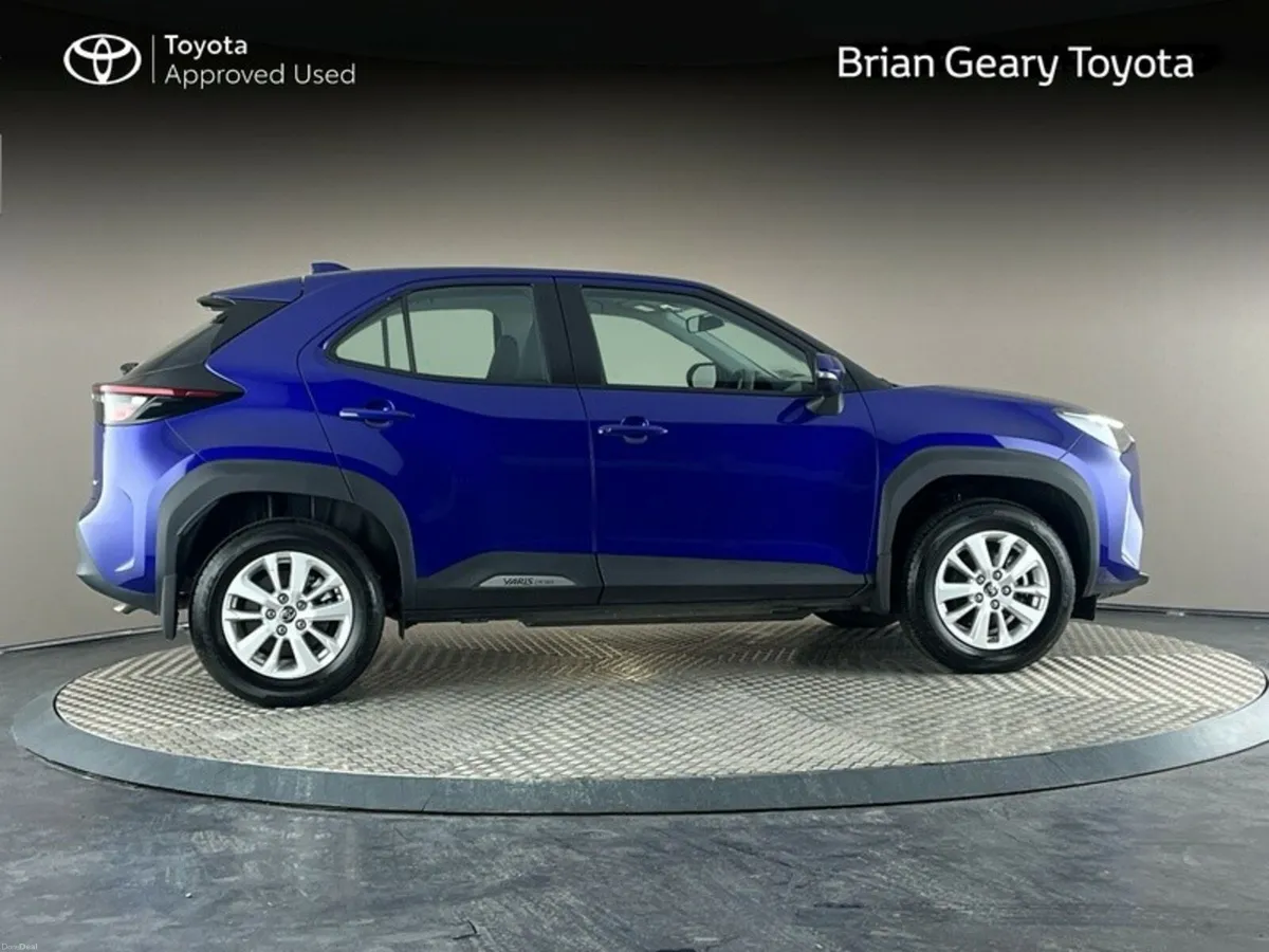 Toyota Yaris Cross HYBRID LUNA - Image 3
