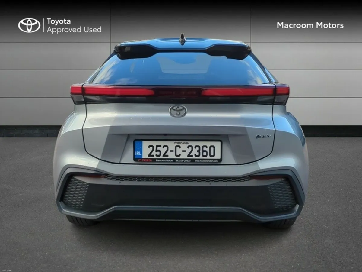 Toyota C-HR FRESH SELECTION OF TRADE-INS C-HR SPOR - Image 4