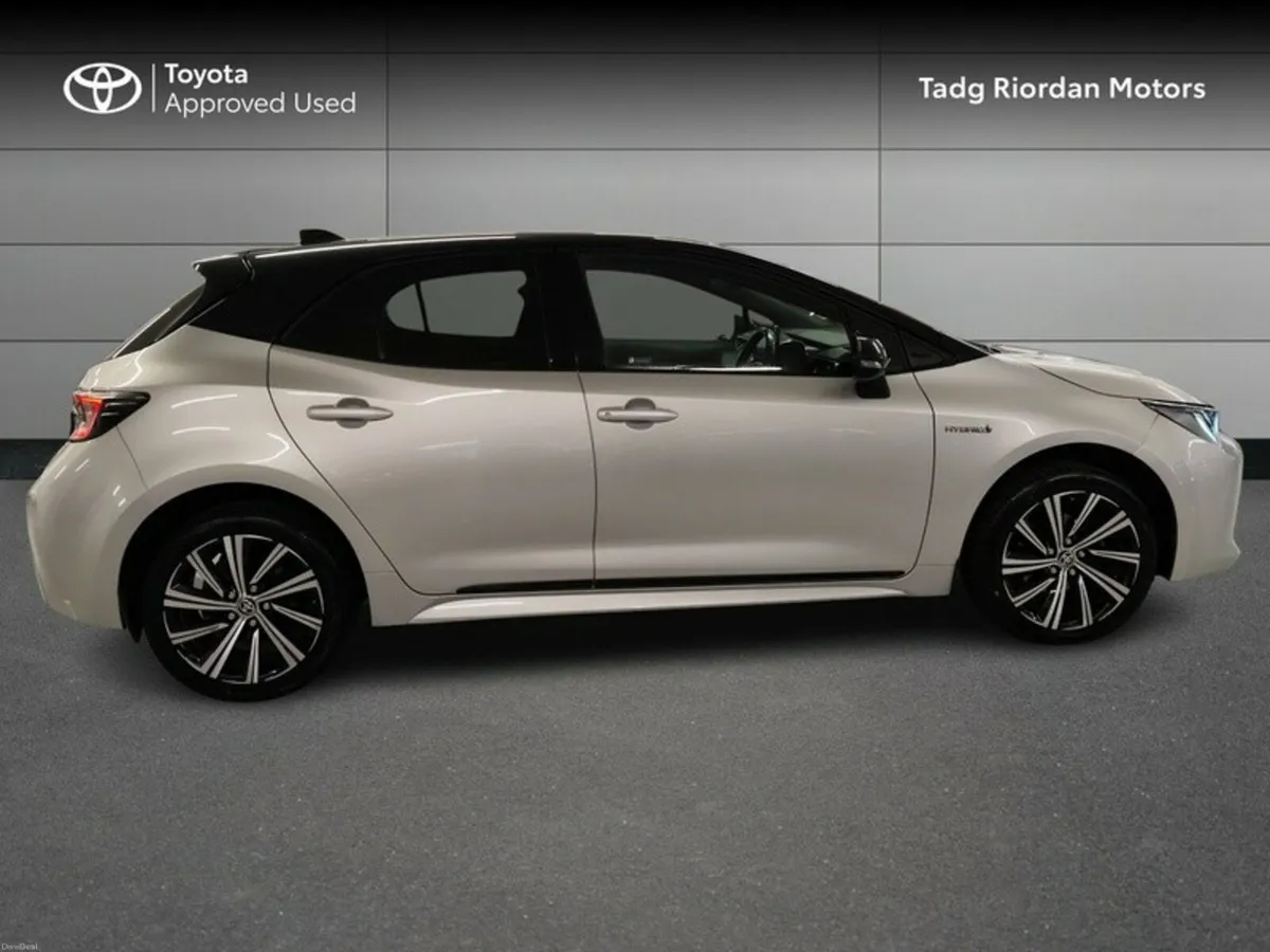 Toyota Corolla HYBRID L/SPORT HB - Image 3