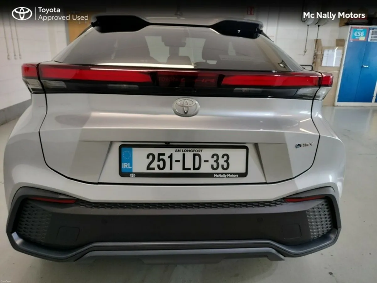 Toyota C-HR HYBRID SPORT DEMO + ACCESSORIES PCP AV - Image 4