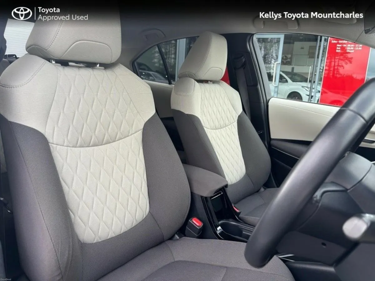Toyota Corolla COROLLA HYBRID LUNA SPORT - Image 2