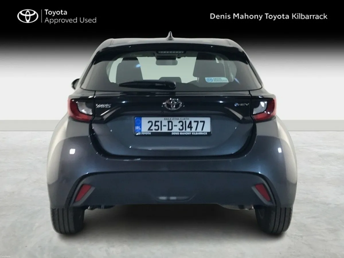 Toyota Yaris HYBRID LUNA 3 YEARS FREE SERVICING - Image 4