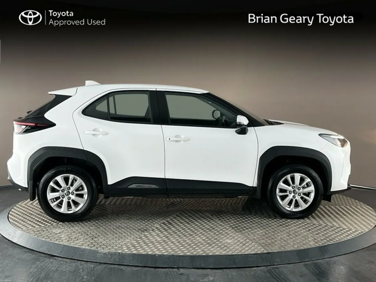 Toyota Yaris Cross HYBRID LUNA - Image 3