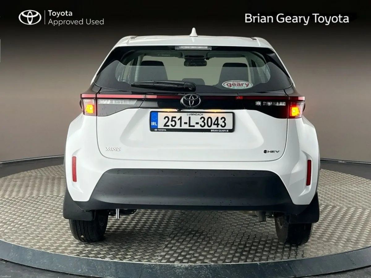 Toyota Yaris Cross HYBRID LUNA - Image 4