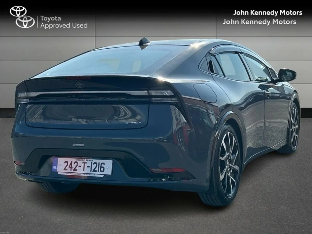 Toyota Prius SPORT - Image 2