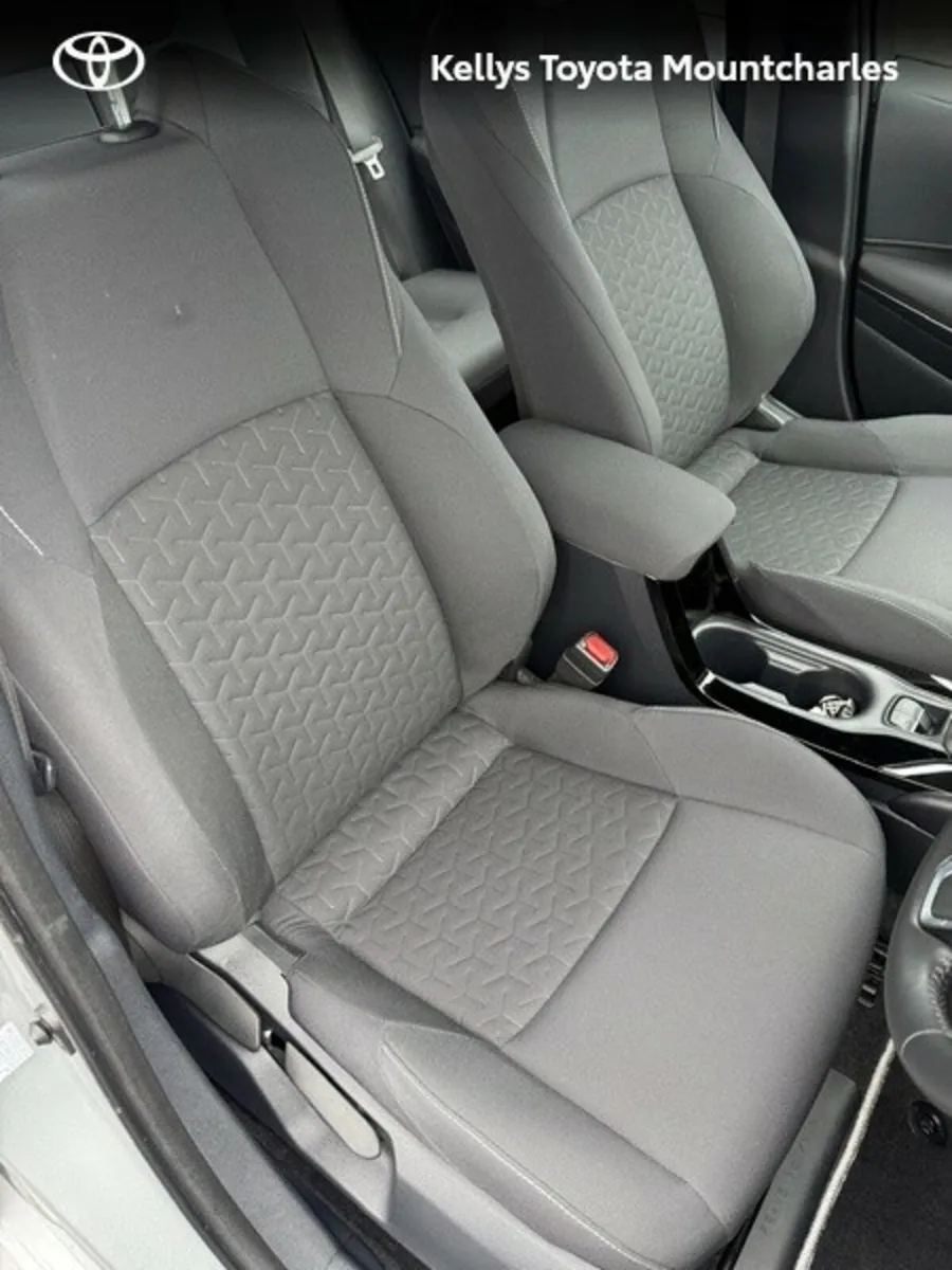 Toyota Corolla COROLLA HYBRID LUNA TS - Image 2