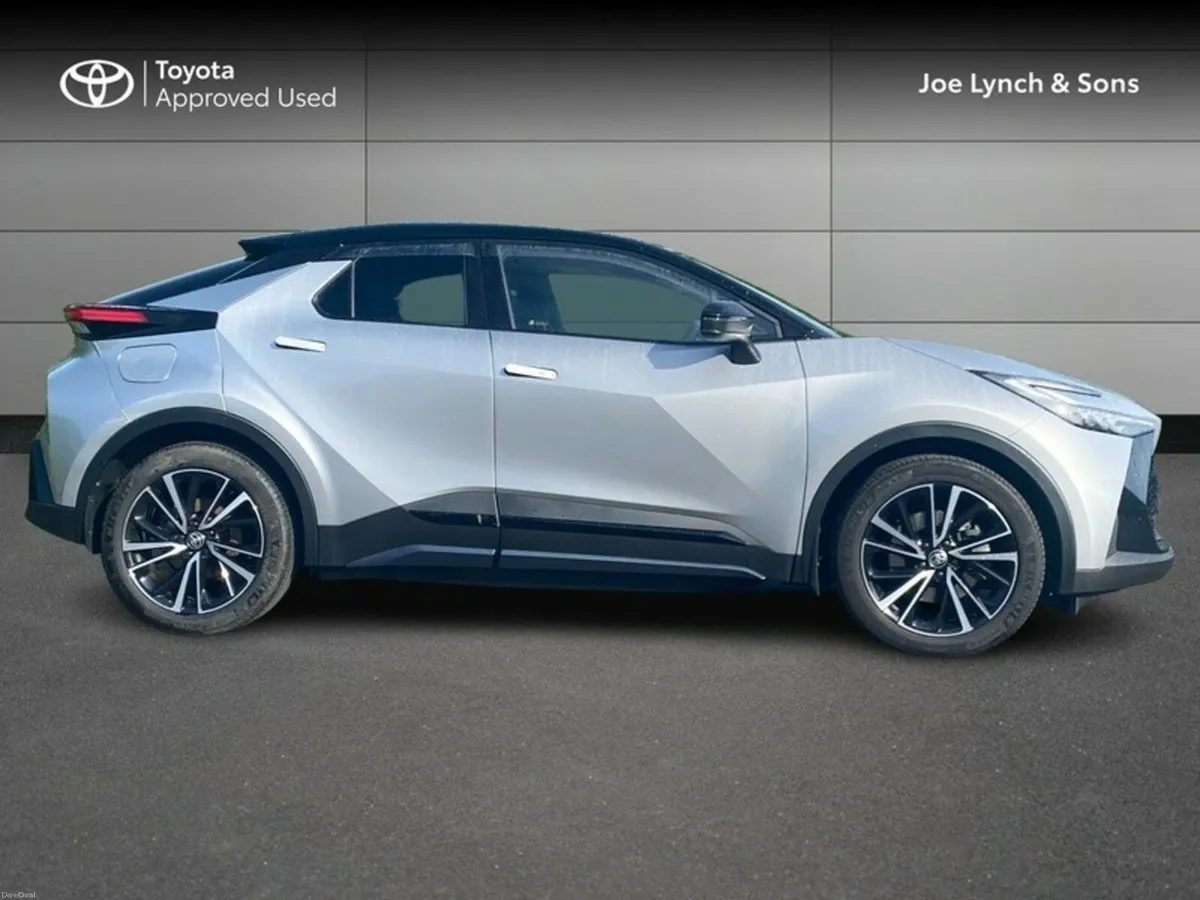 Toyota C-HR C-HR PHEV SOL - Image 3