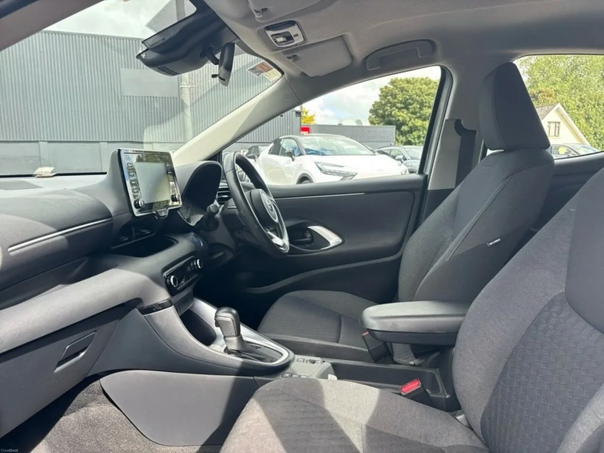 Toyota Yaris USED CAR SALE!! YARIS LUNA - Image 6
