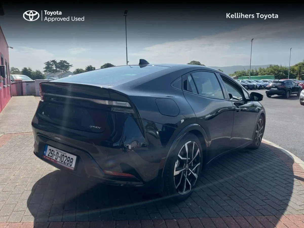 Toyota Prius PRIUS PLUG-IN HYBRID - Image 2