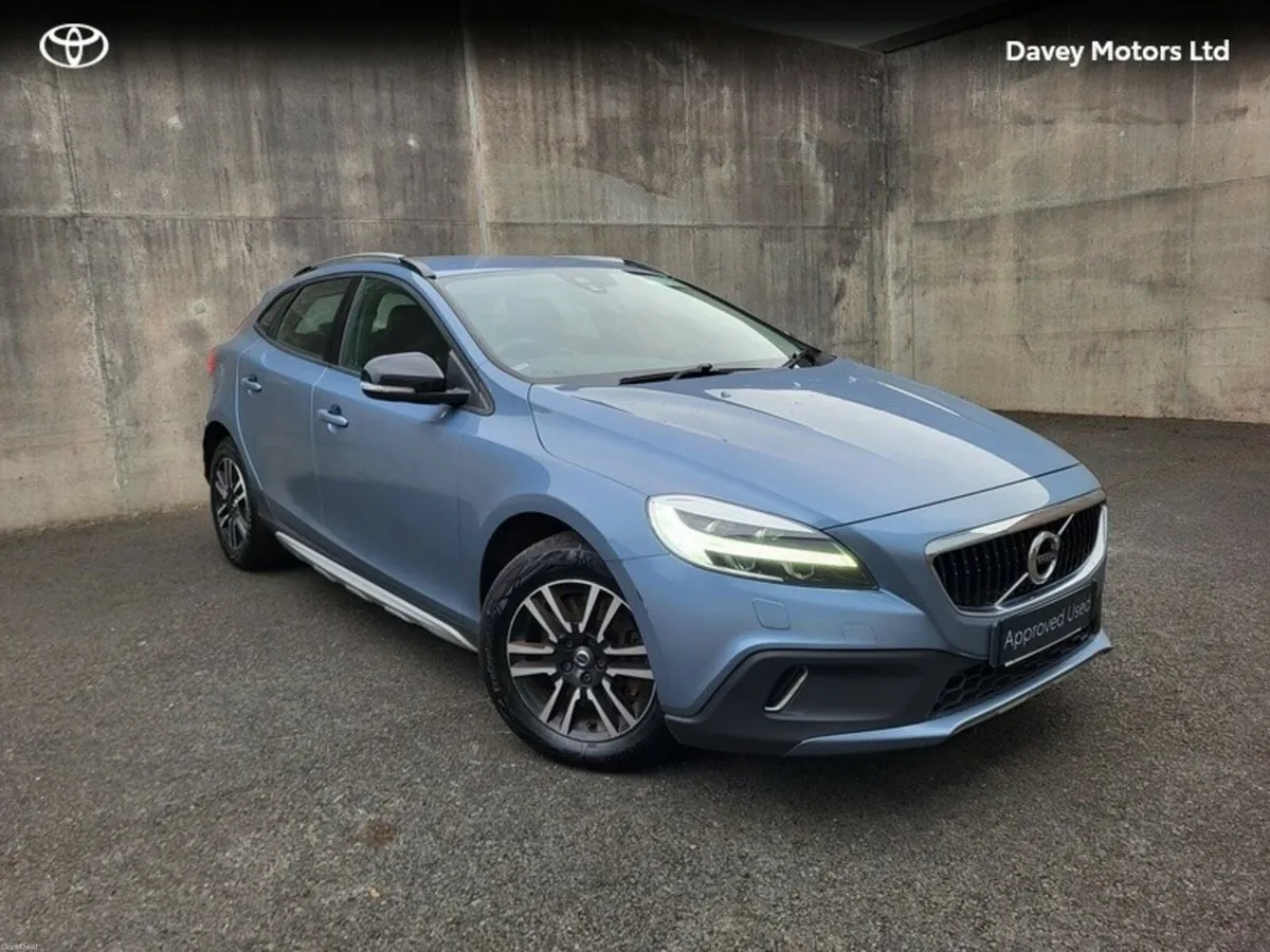 Volvo V40 2.0 D2 CROSSCOUNTY NAV+ 5DR A 40 SERIES - Image 1
