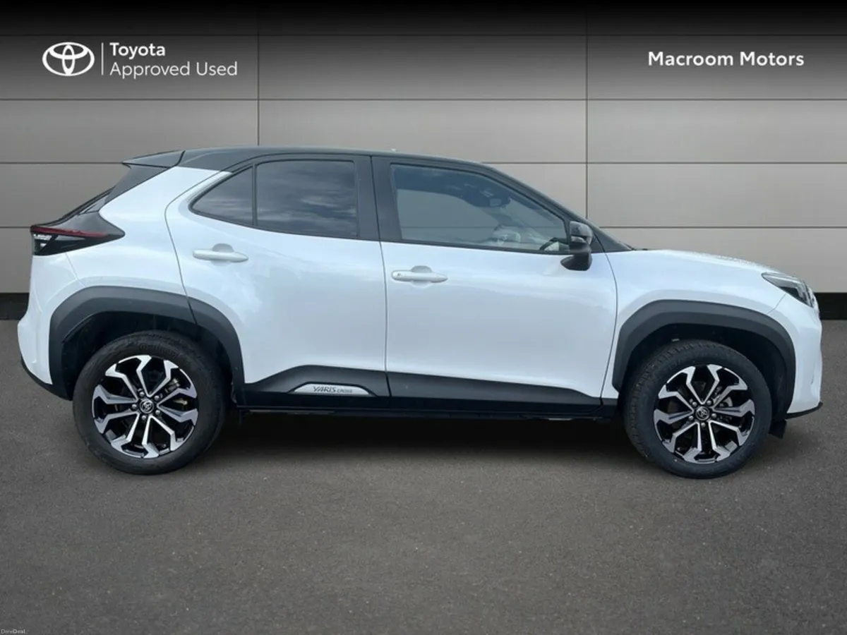 Toyota Yaris Cross FRESH SELECTION OF TRADE-INS YA - Image 3