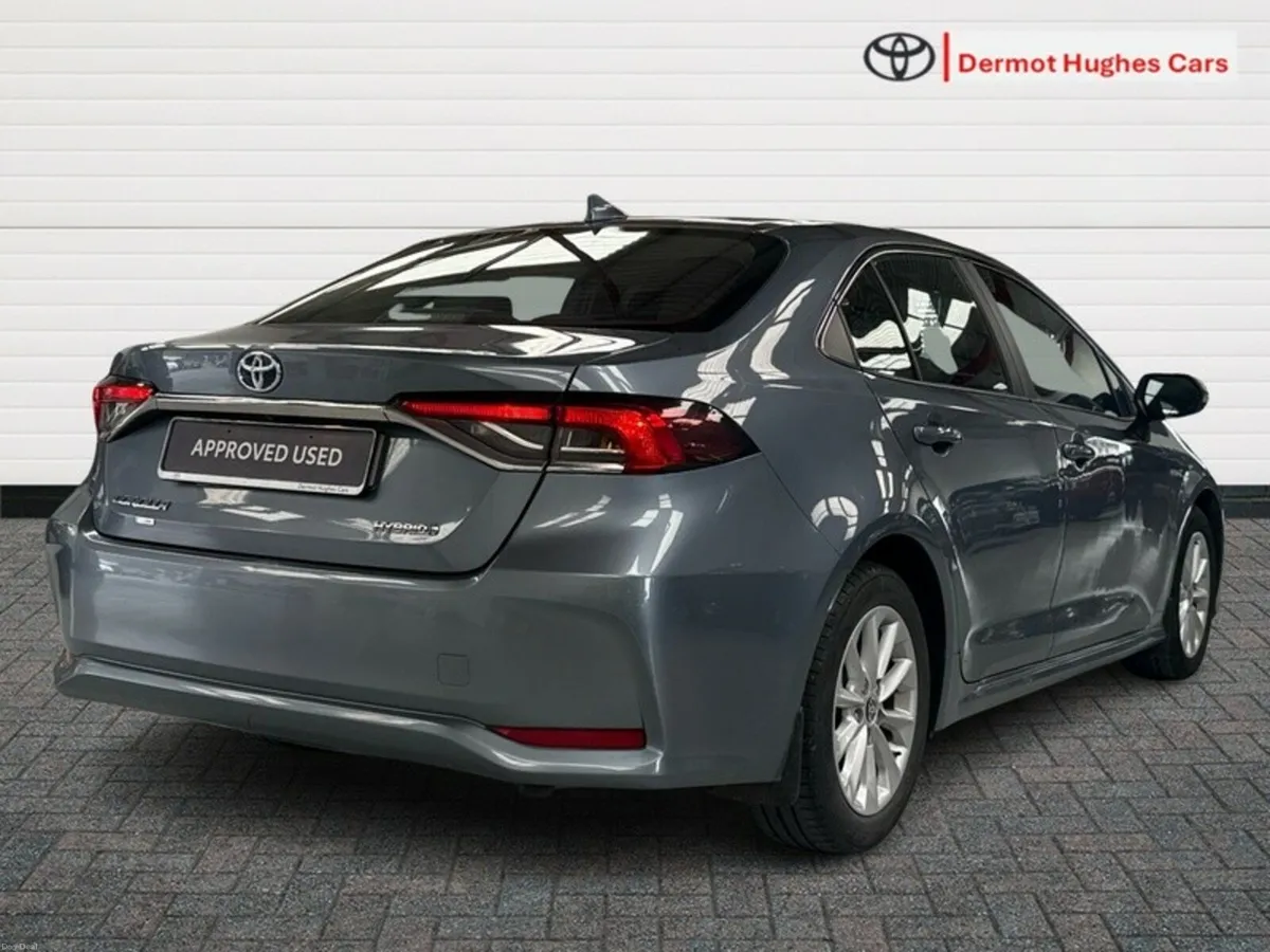 Toyota Corolla LUNA SALOON 4DR AUTO HYBRID - Image 2