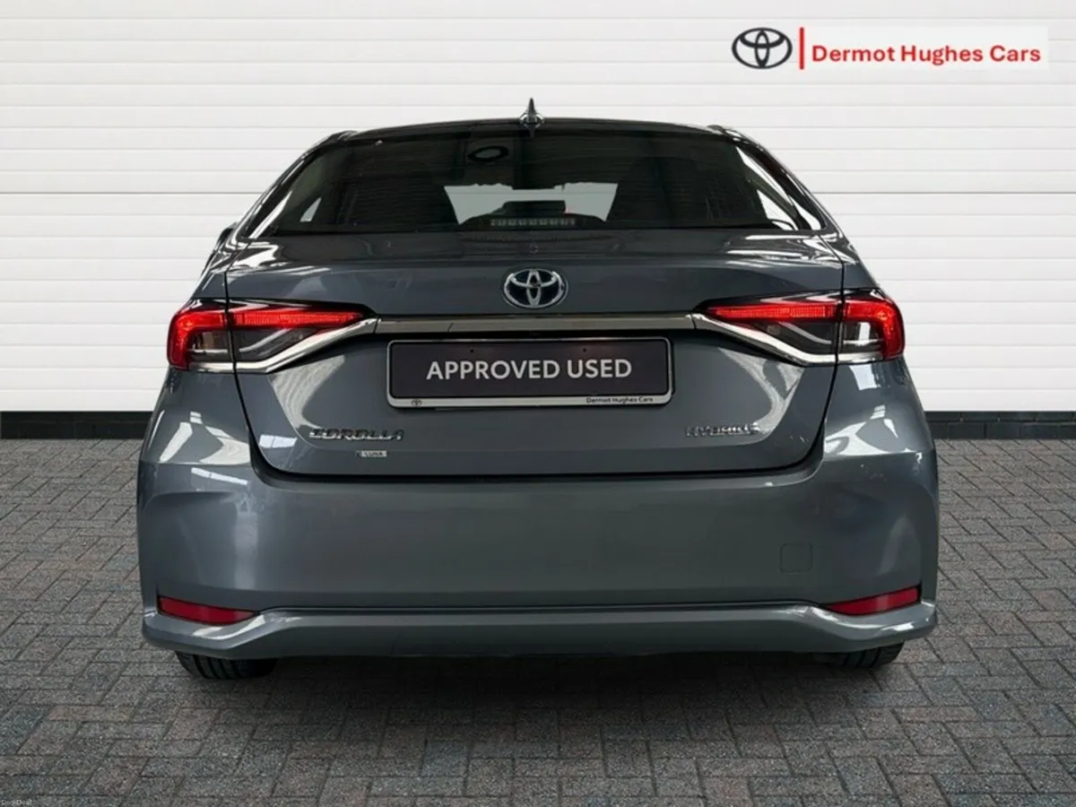 Toyota Corolla LUNA SALOON 4DR AUTO HYBRID - Image 4