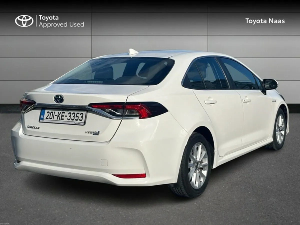 Toyota Corolla 1.8 HYBRID SALOON - Image 2