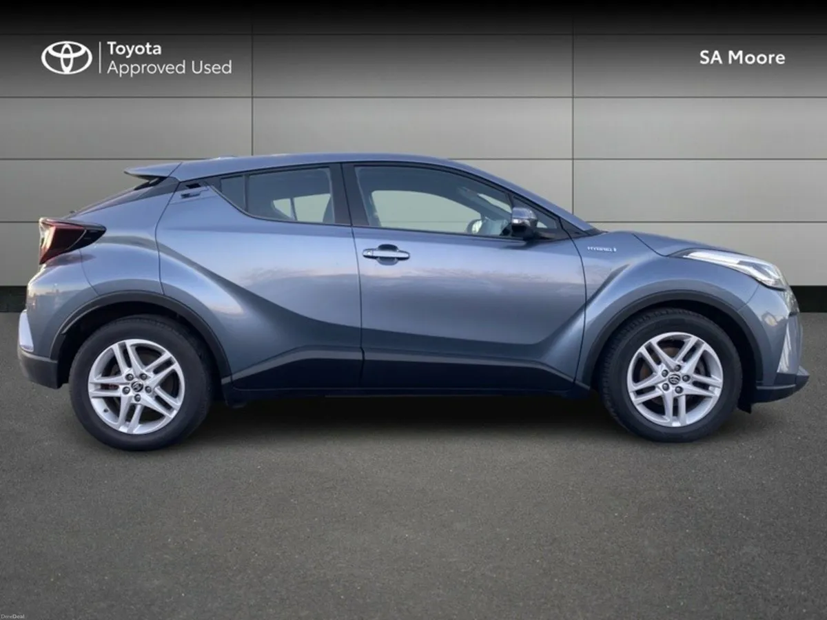 Toyota C-HR HYBRID LUNA - Image 3