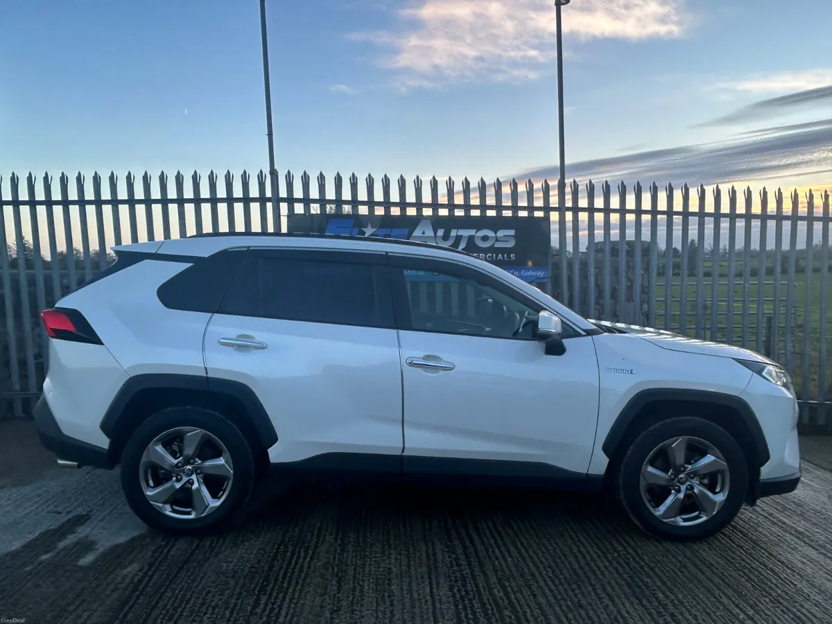 Toyota Rav 4 Hybrid Four Wheel Drive - Image 3
