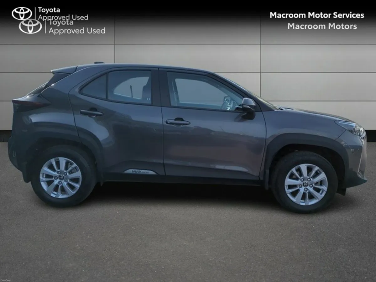 Toyota Yaris Cross FRESH SELECTION OF TRADE-INS YA - Image 3