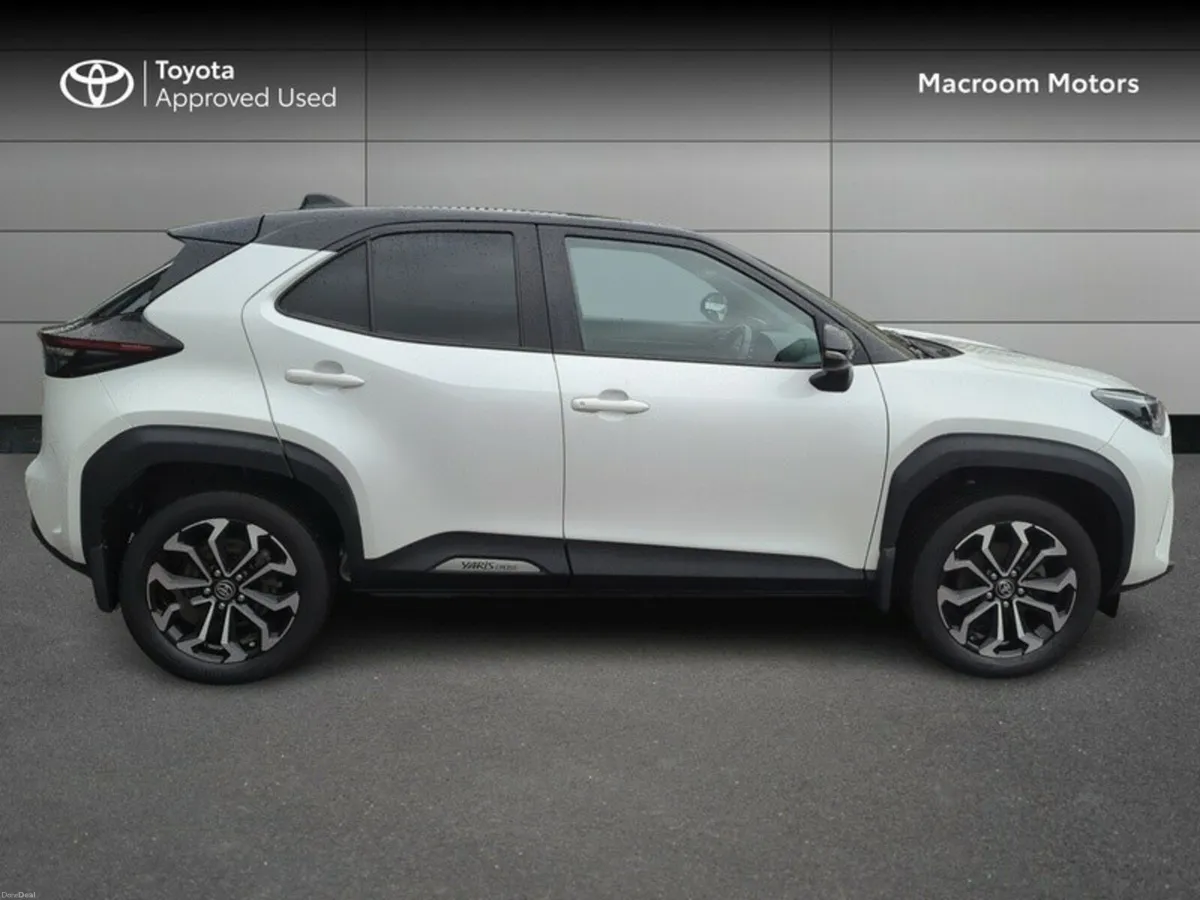 Toyota Yaris Cross FRESH SELECTION OF TRADE-INS YA - Image 3