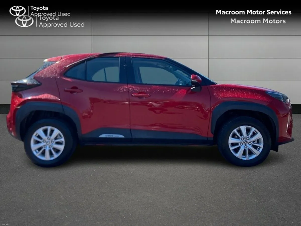 Toyota Yaris Cross FRESH SELECTION OF TRADE-INS YA - Image 3