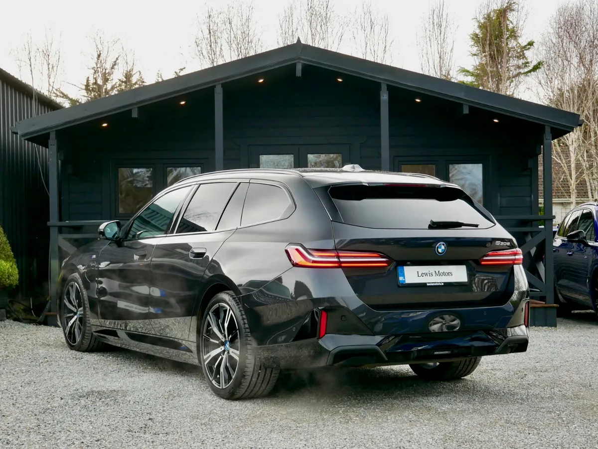 2025 BMW 530e M Sport Touring 299BHP, TECH PACK - Image 4