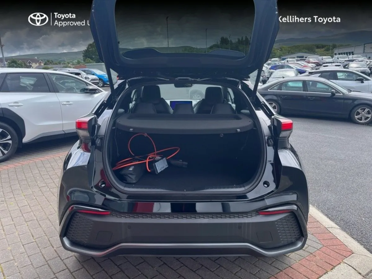 Toyota C-HR C-HR PHEV GRS PREMIERE - Image 4