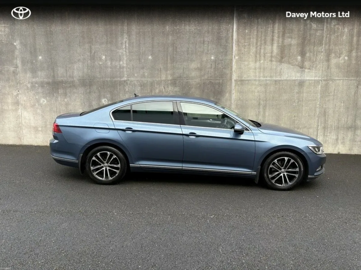 Volkswagen Passat HIGHLINE 2.0 TDI MANUAL 6SPEED F - Image 3