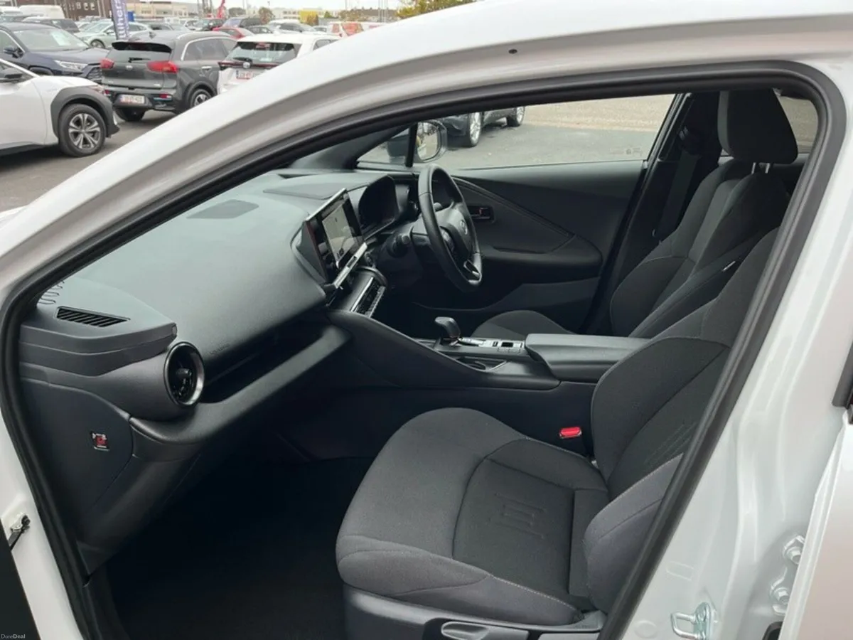 Toyota C-HR C-HR PHEV SPORT - Image 6