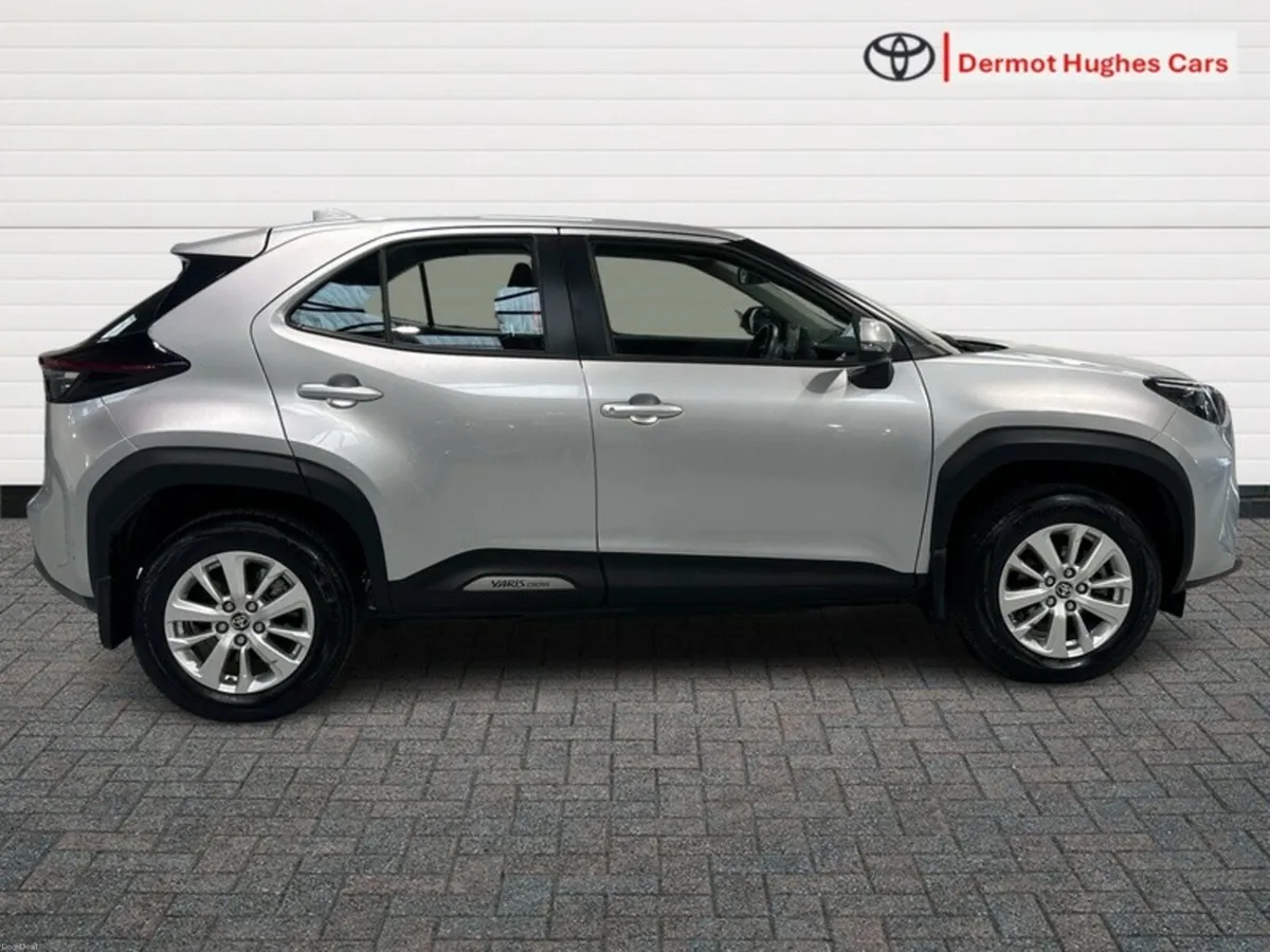 Toyota Yaris Cross LUNA HYBRID 4DR AUTO - Image 3