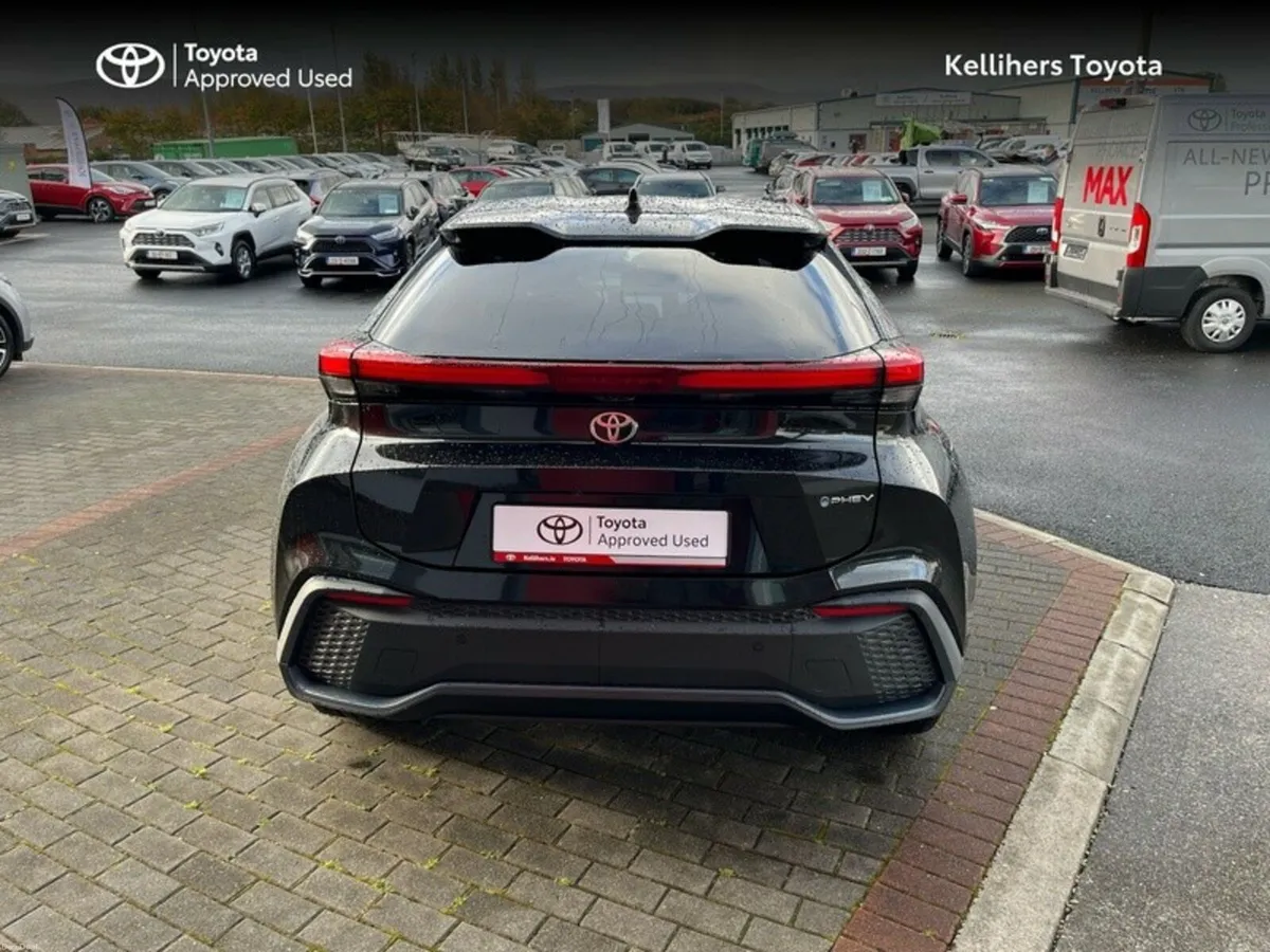 Toyota C-HR C-HR PHEV SPORT - Image 4