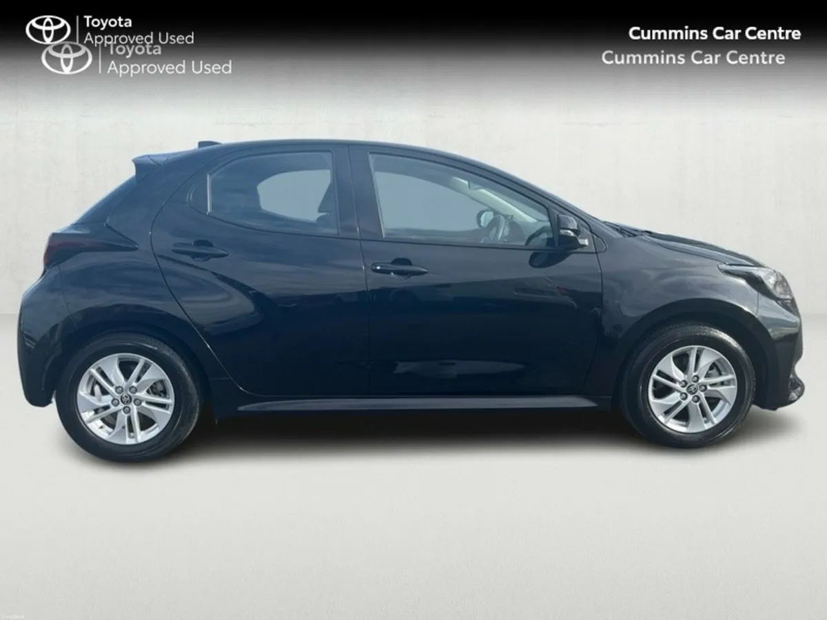 Toyota Yaris 1.5 HYBRID LUNA 5DR AUTO - Image 3