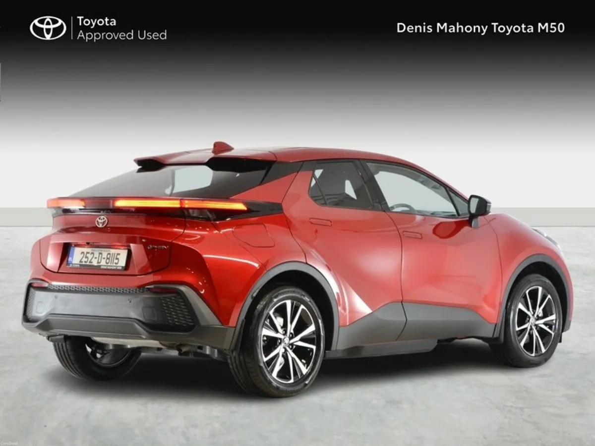 Toyota C-HR Plug-In Hybrid Sport - Image 2