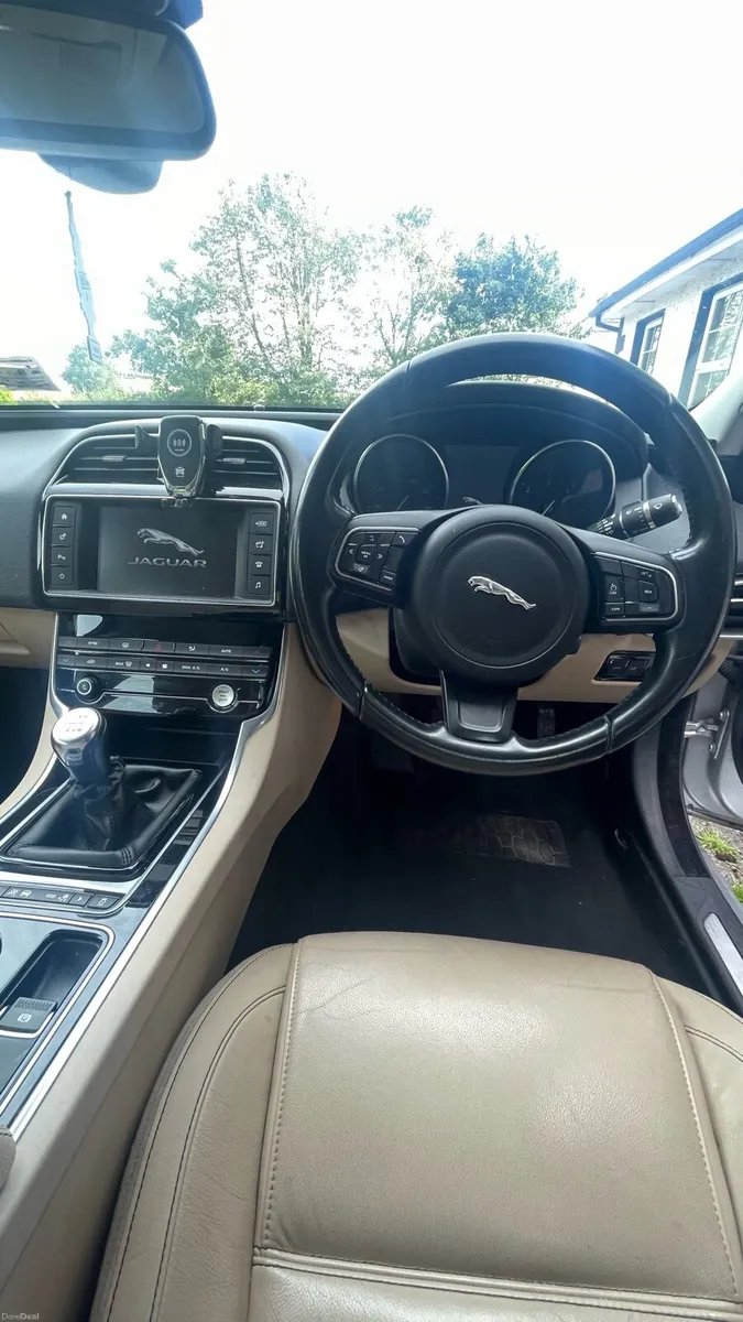 Jaguar XE 172 Leather - Image 3