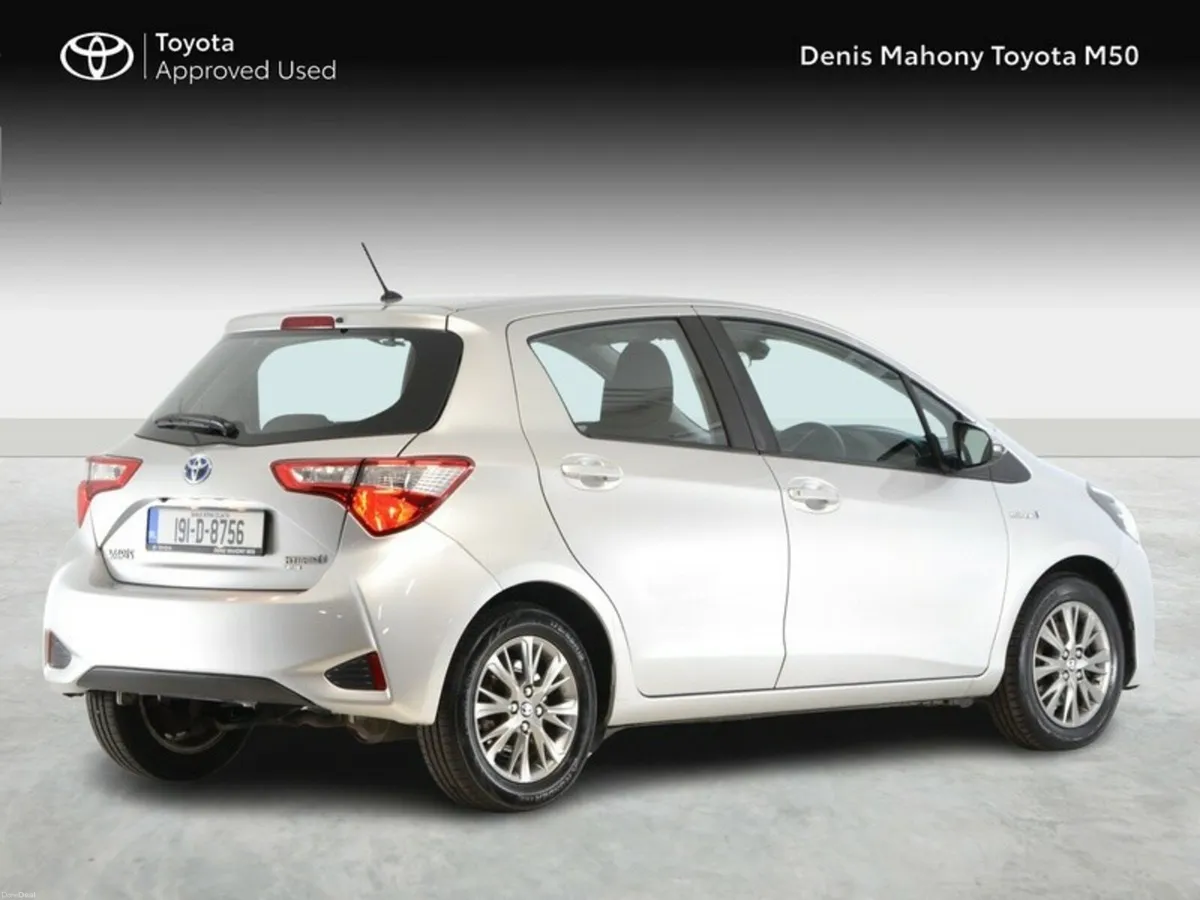 Toyota Yaris Luna Hybrid Auto - Image 2