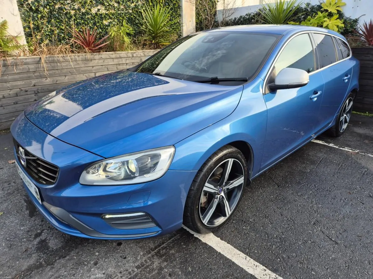 Volvo V60 2.0 D4 / R-DESIGN WITH SUNROOF / TOP SPO - Image 3