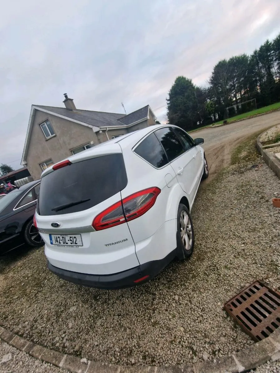 142 Ford SMax 7 seater - Image 2