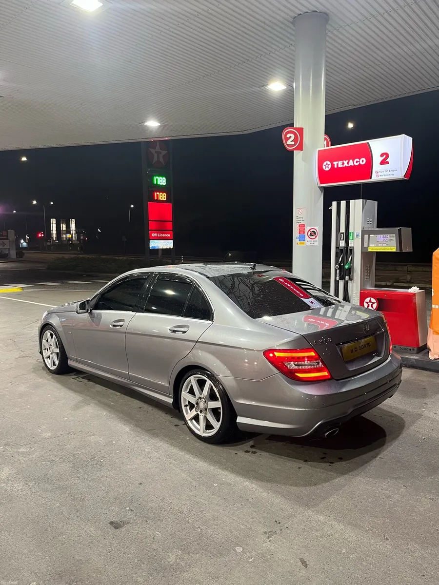 Mercedes c220dAMG - Image 2