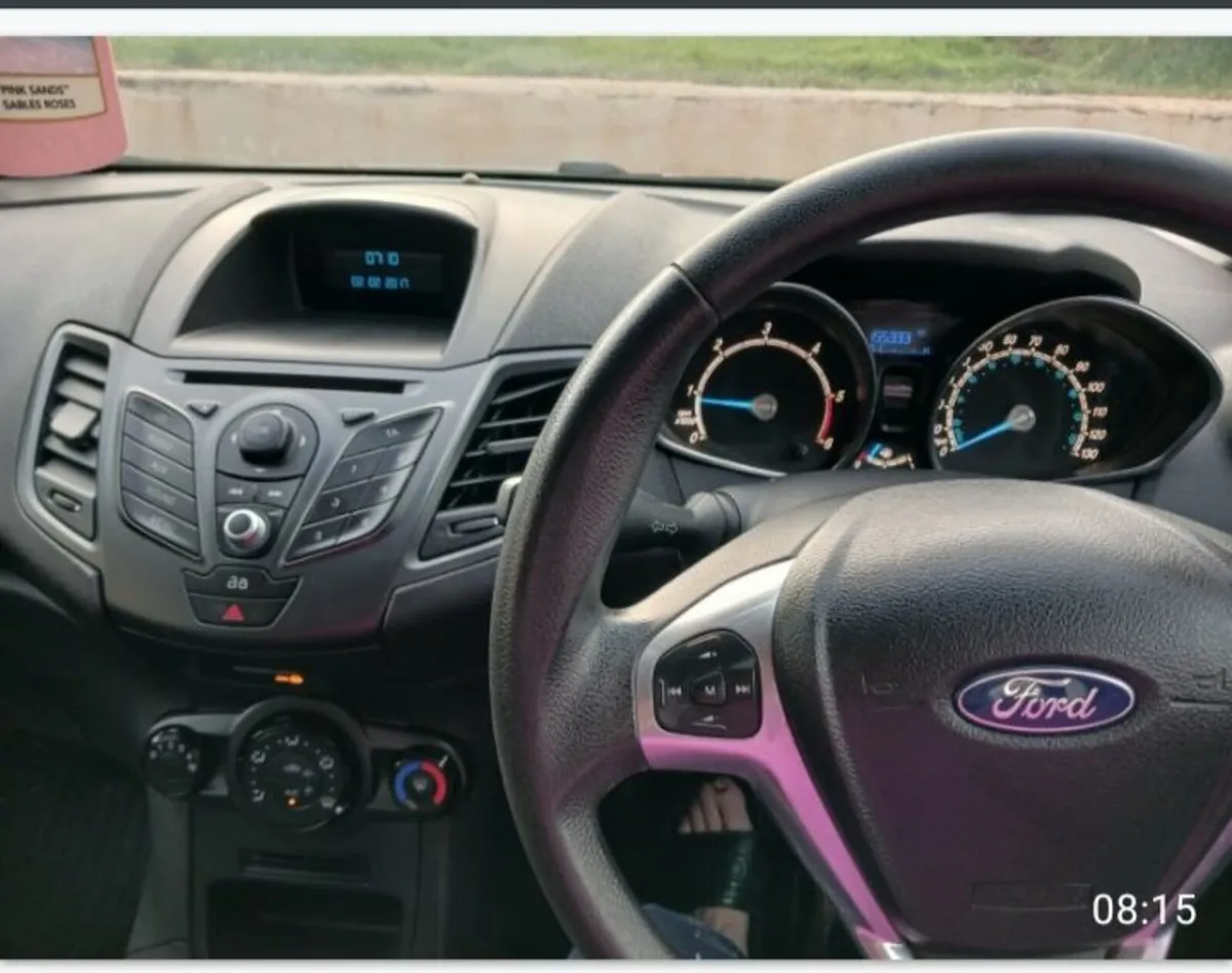 Ford Fiesta 2014 - Image 2