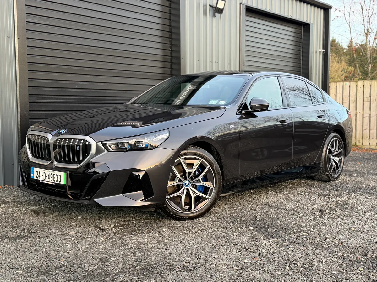 Bmw 5 Series New Model Panoramic Sunroof - Image 1