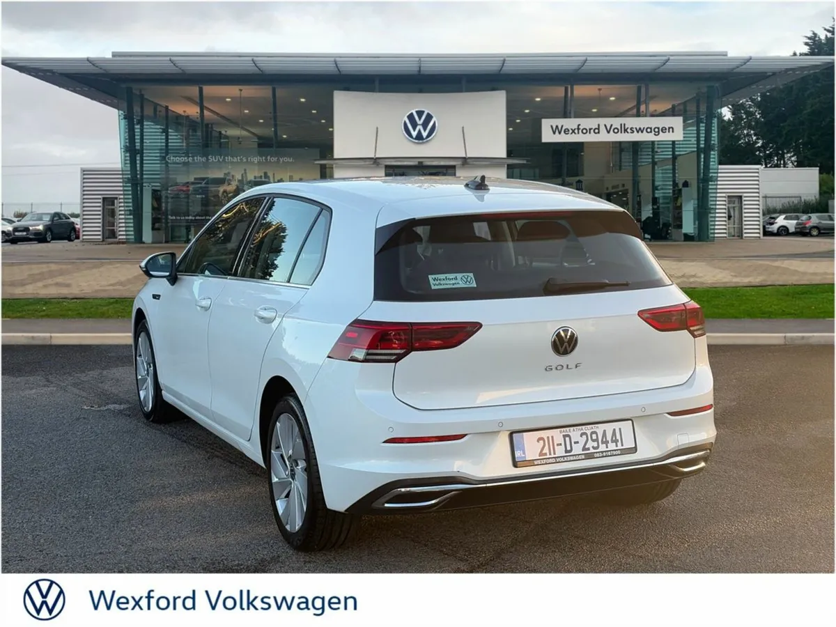 Volkswagen Golf STYLE 2.0TDI 150HP AUTO - Image 4
