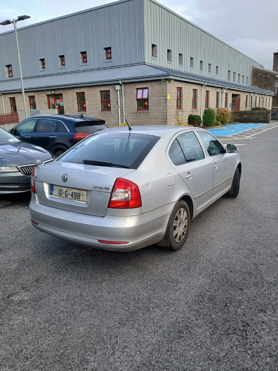 Skoda Octavia 2010 - Image 4