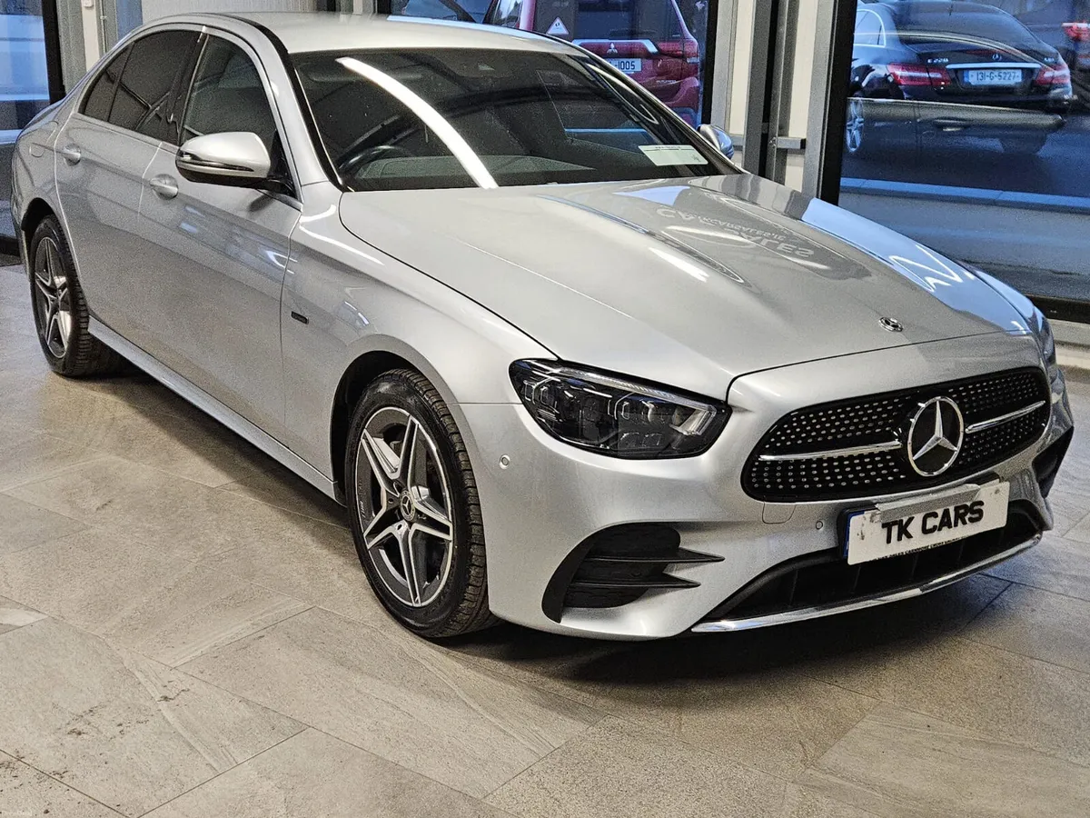 211 MERCEDES BENZ E 300 de AMG LINE - Image 1
