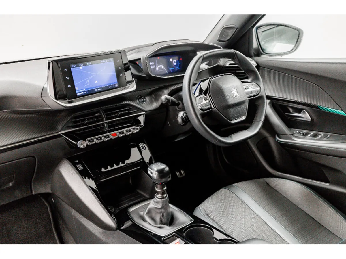 Peugeot 2008 Allure 1.2 Petrol 100HP - Image 6