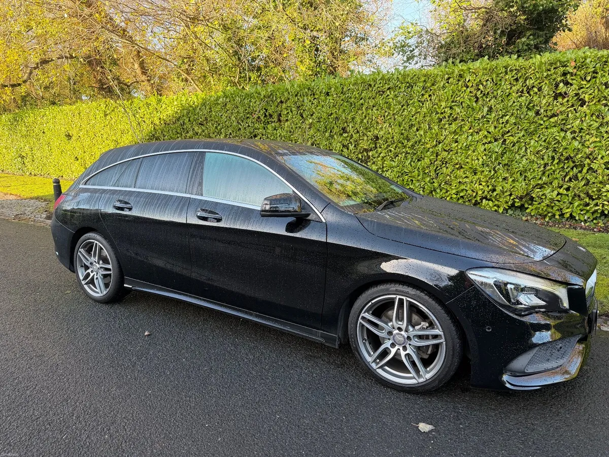 Mercedes-Benz CLA 180 Shooting Brake AMG Line - Image 2
