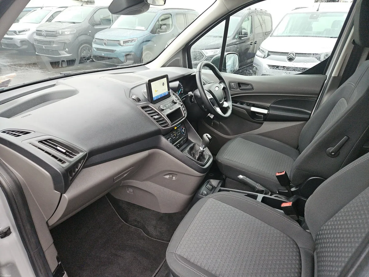 Ford Tourneo Connect Wheelchair Access Taxi Spec - Image 3