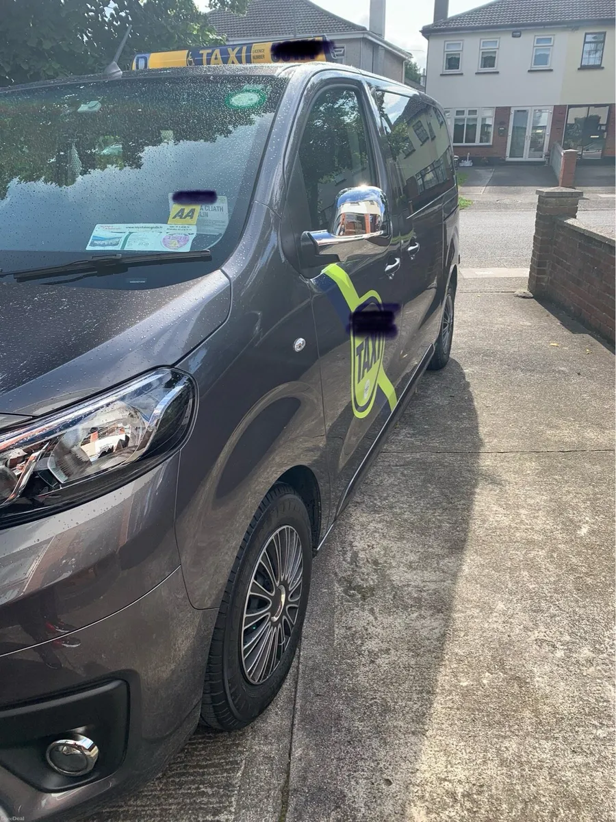 Toyota Proace Wheelchair Taxi - Image 4